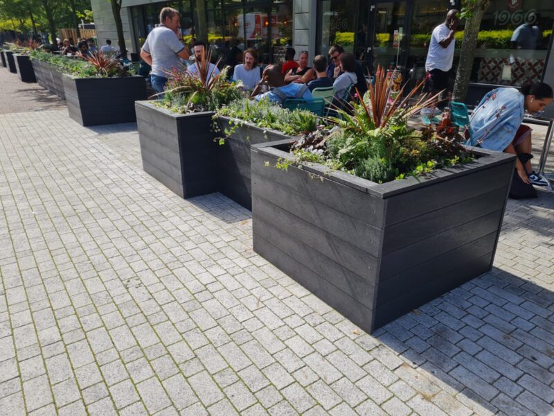 interlocking planters black